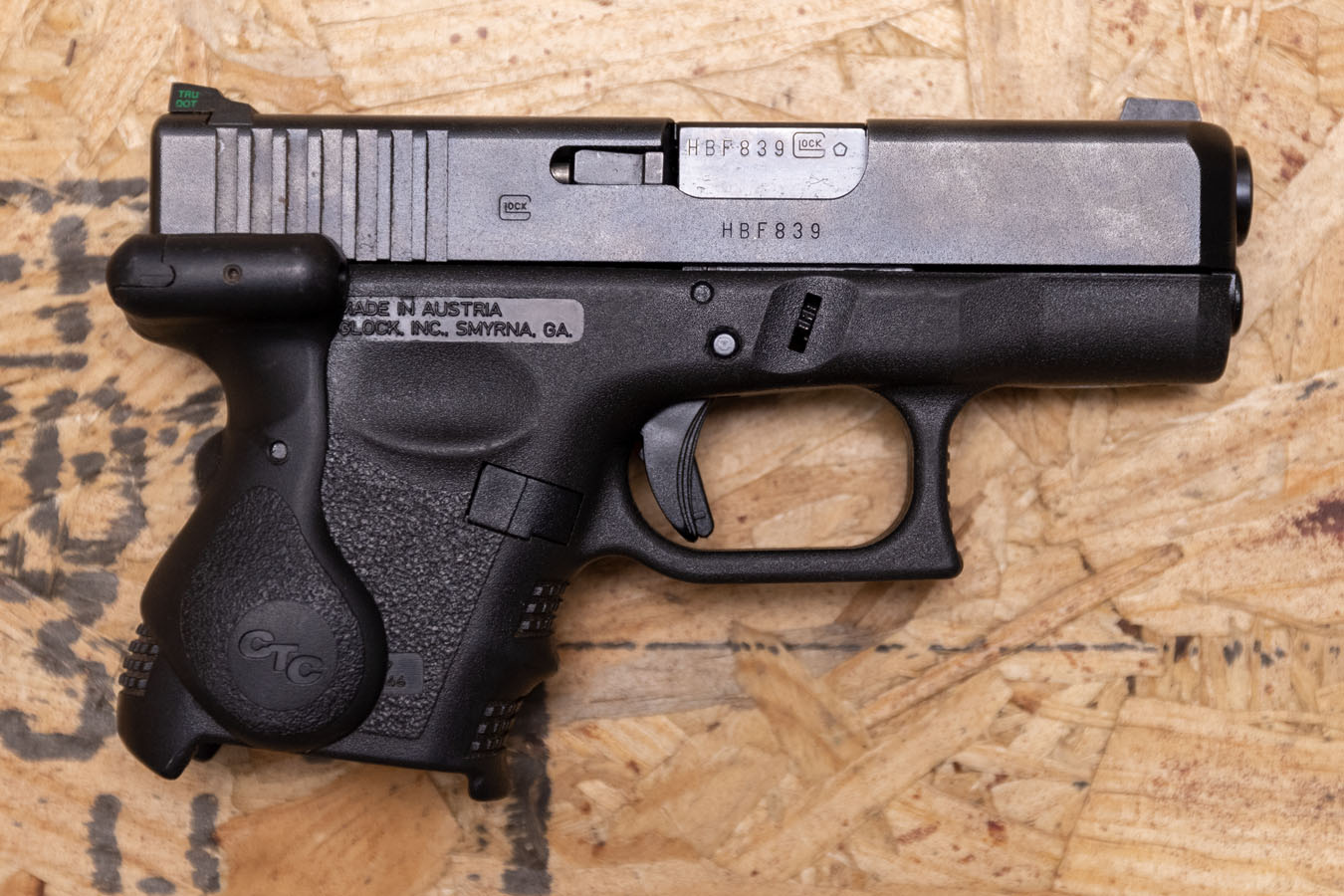 111028-default-l Glock 27 Gen3 40 S&W Police Trade-In Pistol with Crimson Trace Lasergrips (Mag Not Included)