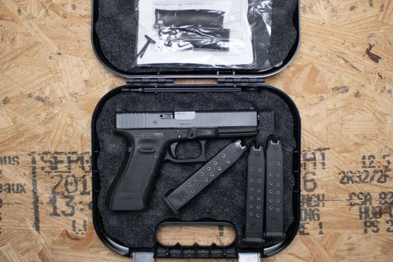 Glock 22 Gen4 40 S&W Police Trade-In Pistol w/Three Mags, Backstraps