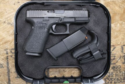Glock 19Gen5 9mm Police Trade-In Pistol with Two Magazines, Case, Backstraps