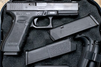 Glock 17 Gen4 9mm Police Trade-in Pistol with Three Magazines and Original Case