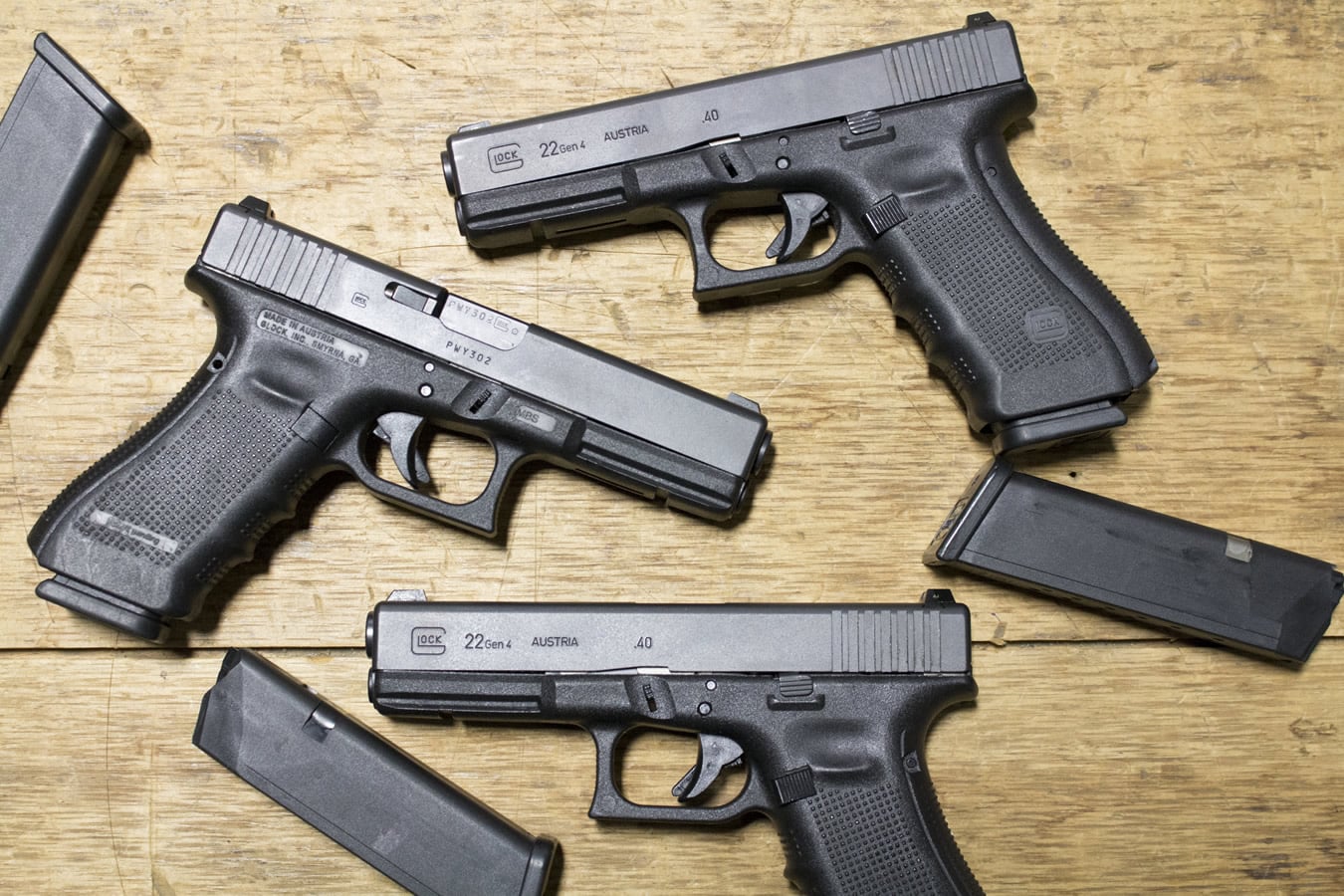 27026-default-l Glock 22 Gen4 40 S&W Police Trades (Very Good Condition)