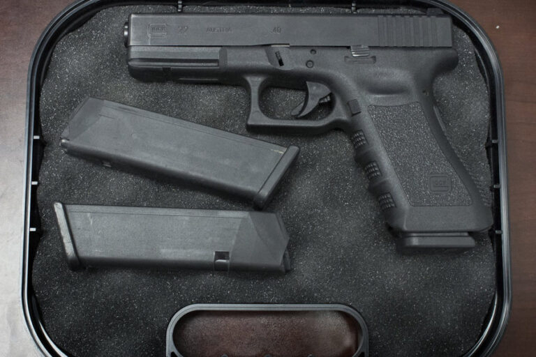 Glock 22 40 S&W Police Trade Pistols with 3 Mags and Original Box (Gen3)