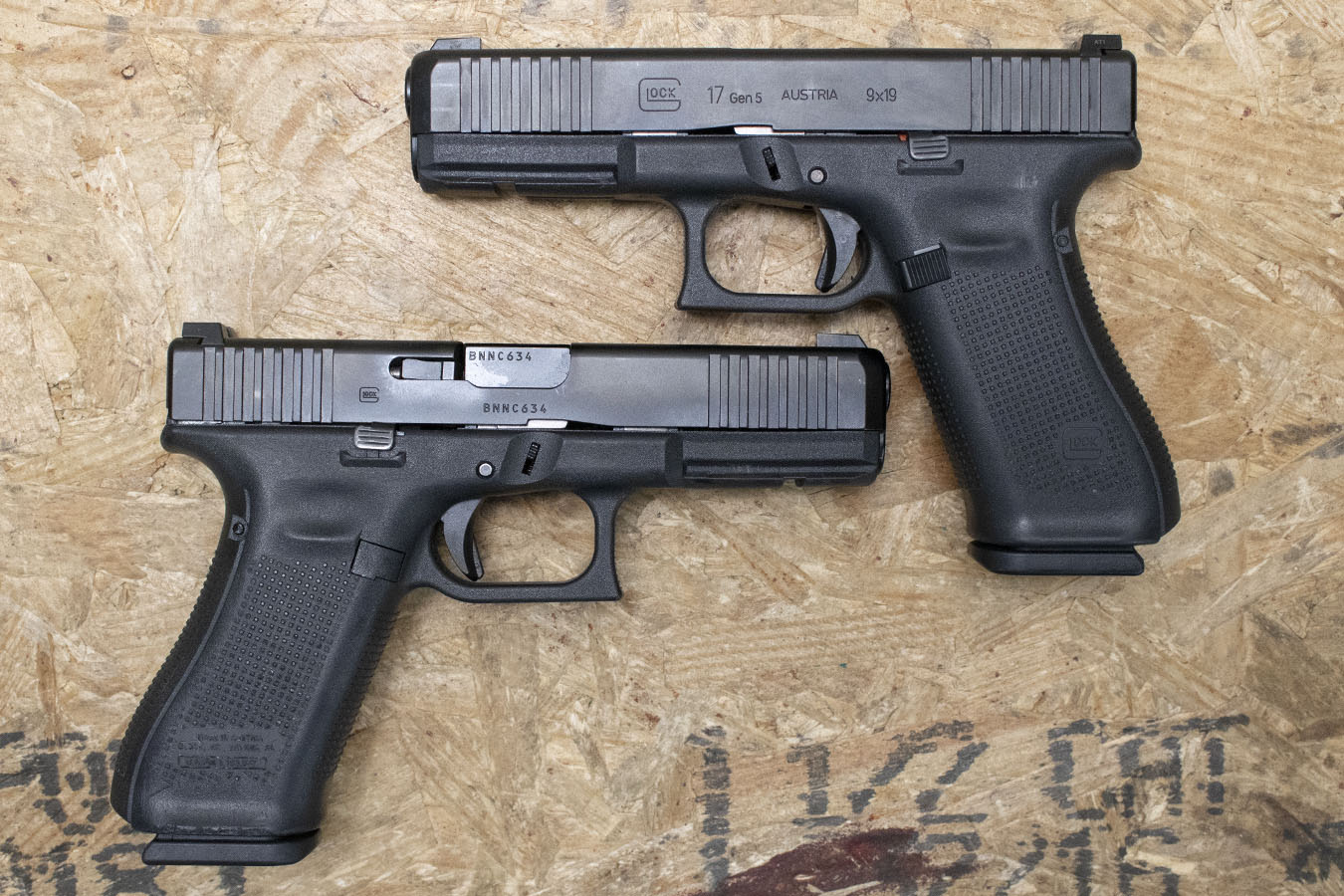 131815-default-l Glock 17 Gen5 9mm Police Trade-In Pistols (Fair Condition)