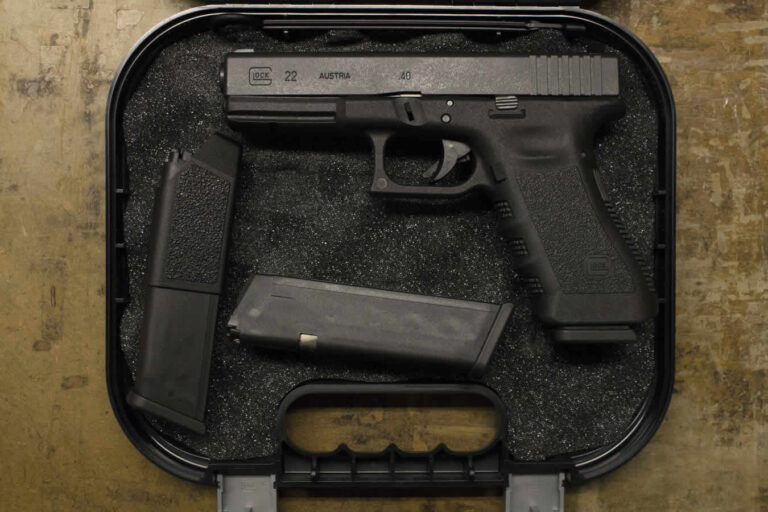 Glock 22 Gen3 40 S&W Police Trades with Night Sights (New in Box)