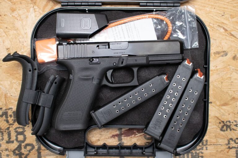Glock 17M 9mm Used Trade-In Pistol w/Three Mags, Backstraps, Case