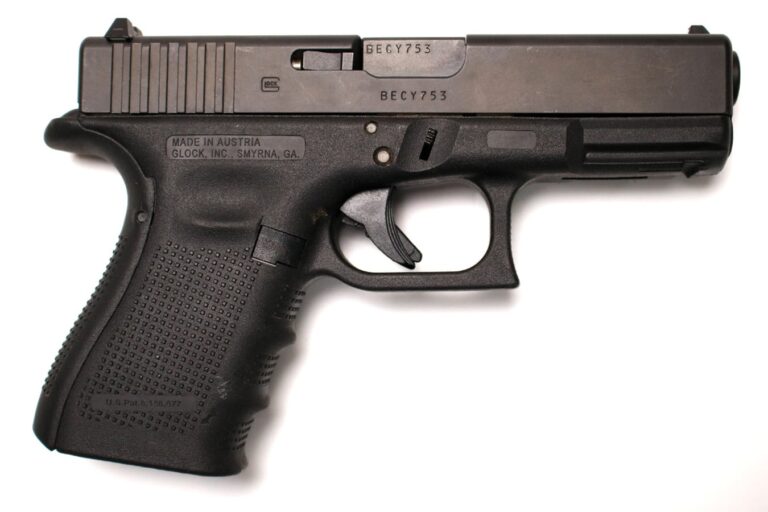 Glock 23 GEN 4 40 S&W Police Trade-In Pistol (Magazine Not Included)