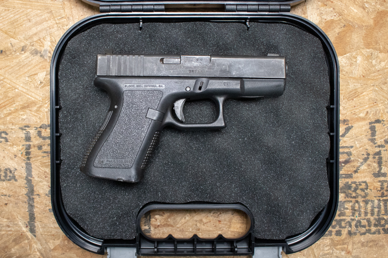 127807-default-l Glock 19 Gen2 9mm Police Trade-In Pistol (Magazine Not Included)