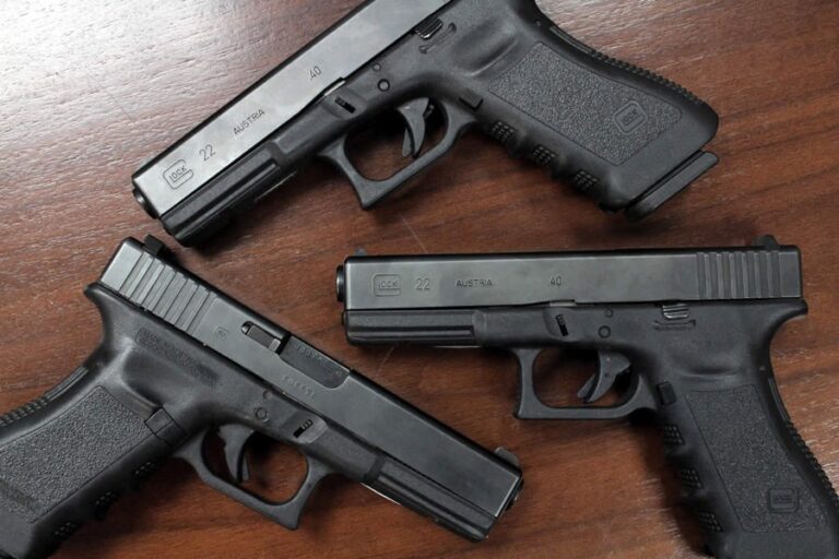 Glock Model 22 (Gen3) 40 S&W Police Trade-ins with One Magazine